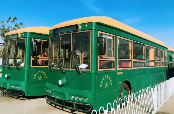 河南洛阳投放首批50辆民国风格公交车