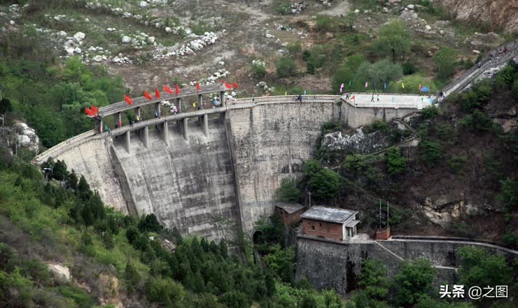 北京深山里藏着一座雄伟的大坝 修建后就荒废至今