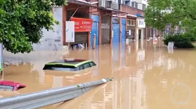 △7月11日上午，垫江县澄溪镇南华社区被淹