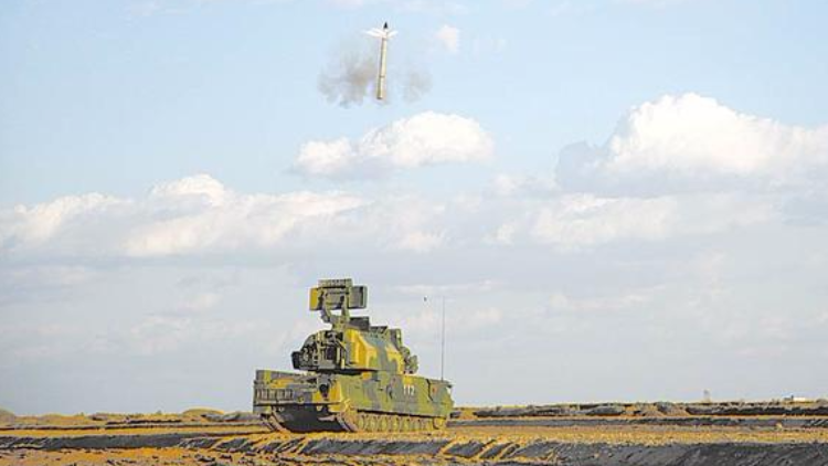 国产"道尔":红旗17防空系统发射瞬间