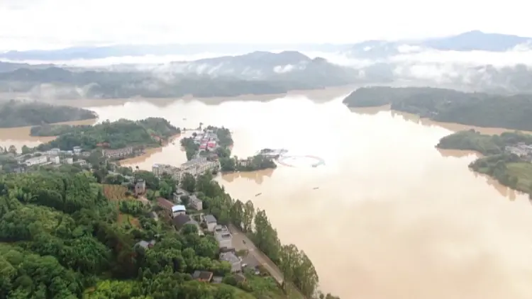 湖南省资兴，八面山瑶族乡发生特大山体滑坡，受灾现场画面。图片来源：视觉中国