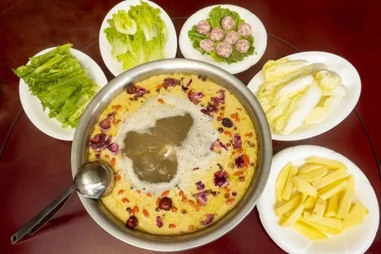 云南鲜花火锅（图/图虫创意）