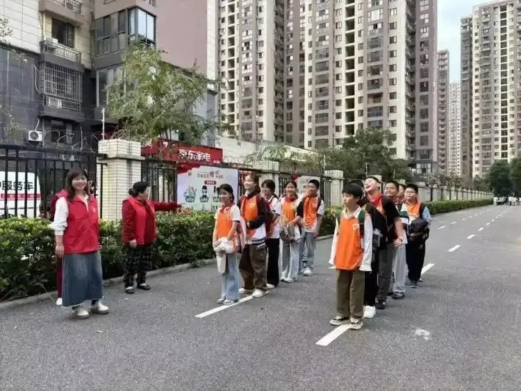 “共享家長”來了，接娃也能互助合作？