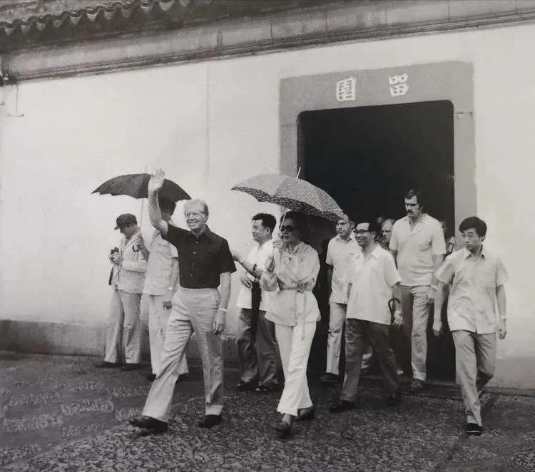 · 1981年，卡特夫婦訪問蘇州。