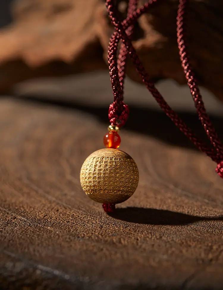 沉香藏家都绕不过的绿奇楠，罕见沉水级，绕腕留奇香，绝了！_凤凰网