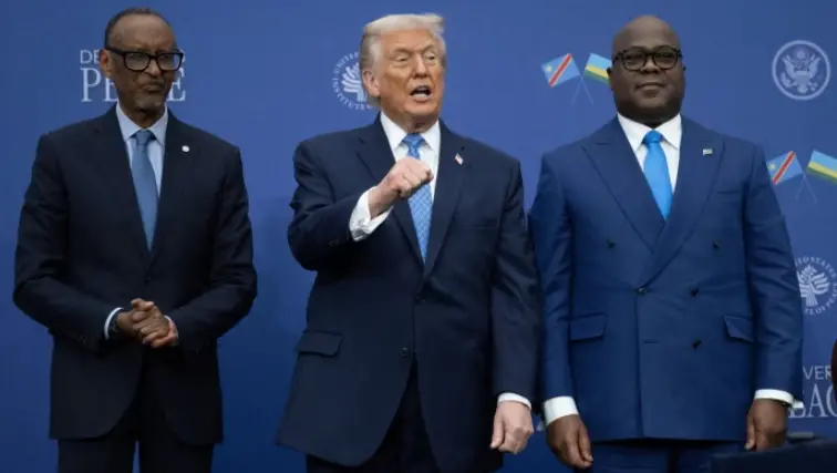 当地时间12月4日,特朗普在签署仪式上发表讲话。 AFP