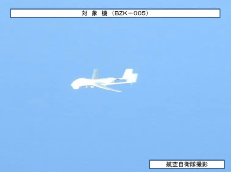 日本自卫队镜头下的BZK-005无人机