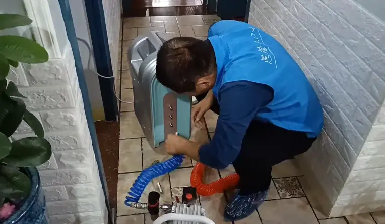 清洗水管机器设备多少钱一台？（水管清洗设备全套价格多少钱？）