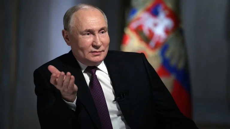 当地时间13日，俄罗斯总统普京接受专访 /俄罗斯卫星通讯社