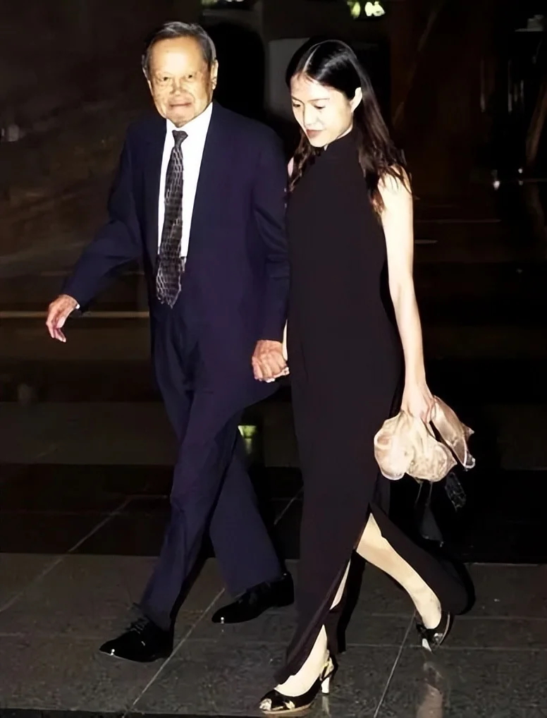 18年过去了，当年28岁嫁给8旬老人的翁帆，如今怎么样了-翁帆为什么嫁82