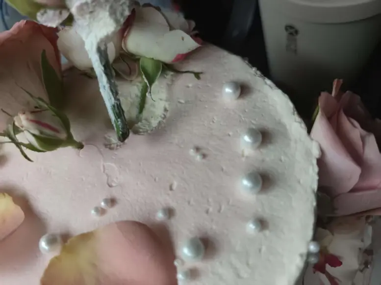 图为刘先生收到的蛋糕照片。资料图片