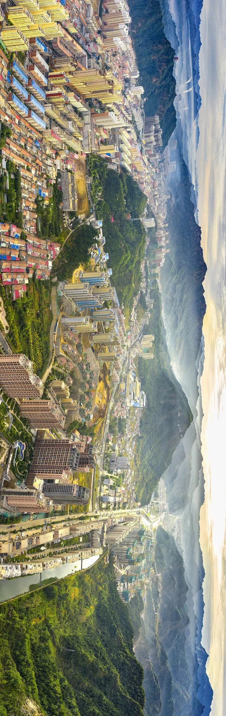 承德市全景。图/视觉中国