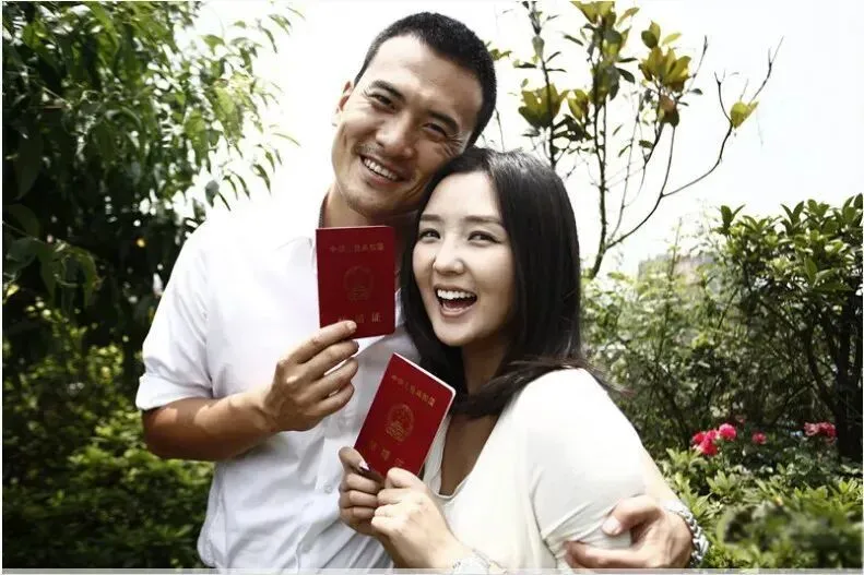 何洁和第一任丈夫赫子铭