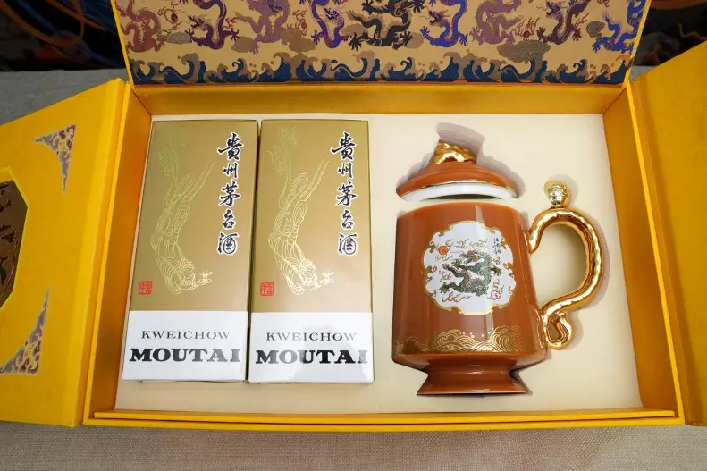 茅台文创重磅登场！2瓶200ml飞天配腾龙贵礼，仅2699元_凤凰网