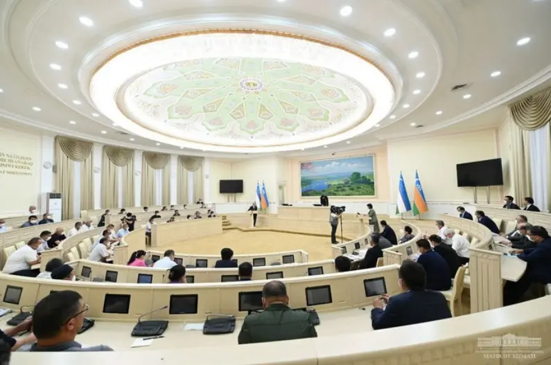   “亲爱的卡拉卡尔帕克斯坦居民！我再说一遍，我们所有人都有责任维护乌兹别克斯坦和卡拉卡尔帕克人民之间数百年的友谊和兄弟情谊、相互尊重和友善、我们的团结以及我国普遍存在的和平与稳定的气氛。这是我们宪法改革的主要目标。”米尔济约耶夫强调。