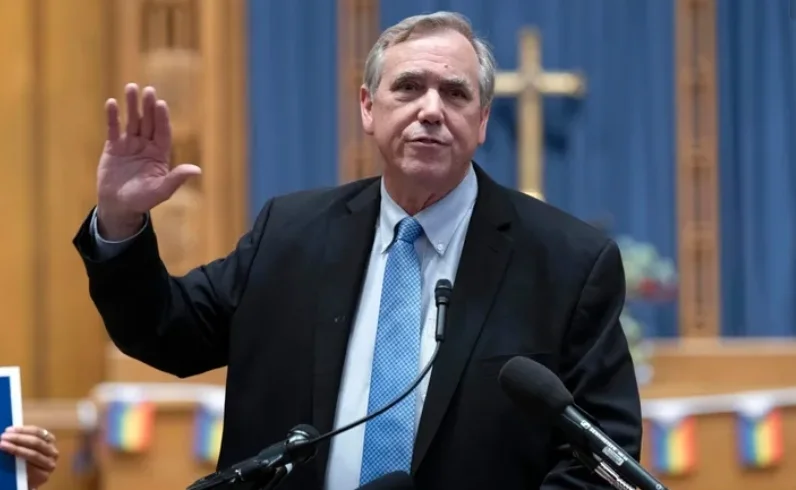 俄勒冈州民主党参议员杰夫·默克利