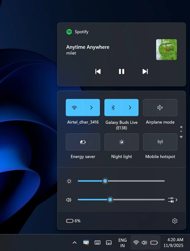 Low battery icon on Windows 11 taskbar