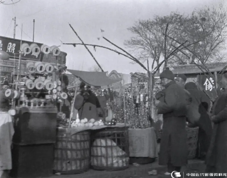 庙会上的糖葫芦。来源/中国近代影像资料库