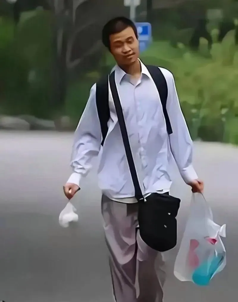 恳请北大关心干预韦东奕的健康状况，刻不容缓！