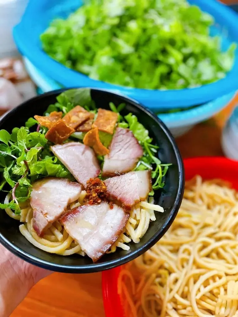Cao Lau: A signature dish on the culinary map of Hoi An – VinWonders