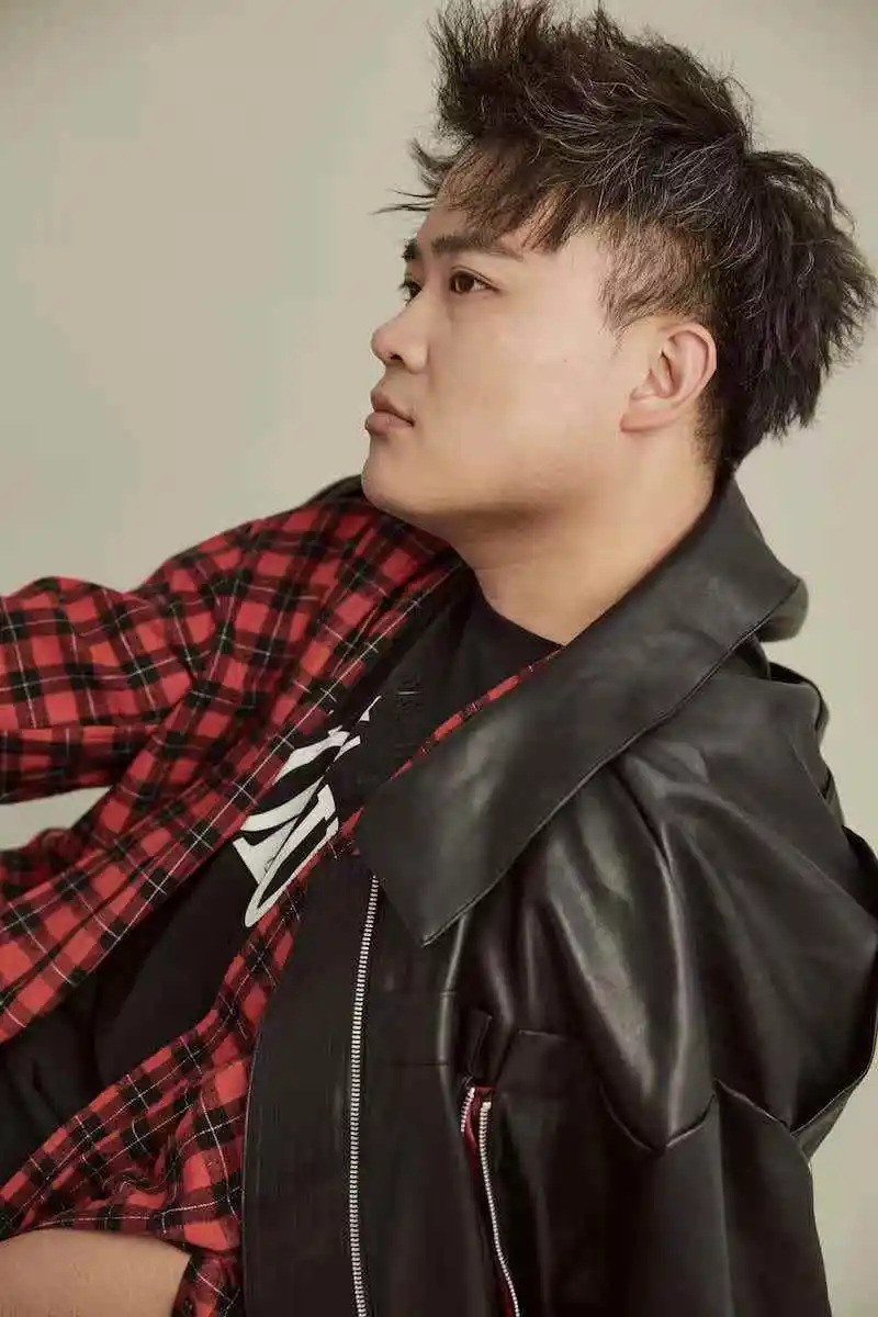 孔连顺新片《武林怪兽》加盟圣诞档 写真尽显双面本色_凤凰网娱乐_凤凰网