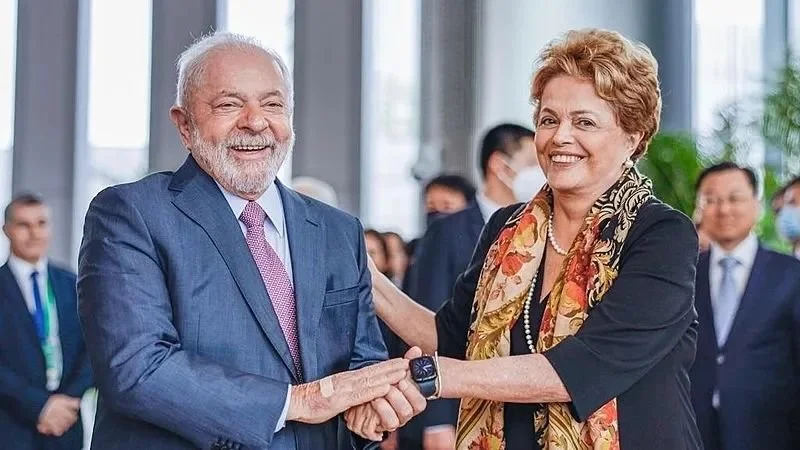 ▎卢拉（左）与巴西前总统罗塞夫（右） 。