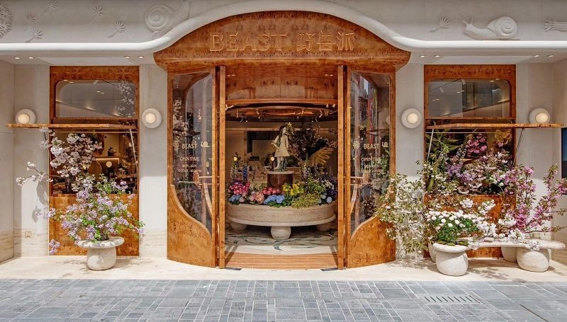 野兽派三里屯店盛大开幕，野兽派植萃香氛大使张婧仪惊喜现身