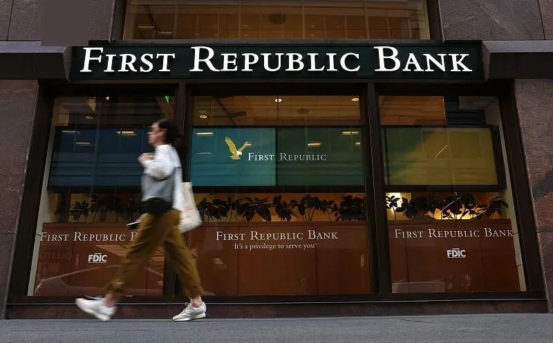 唐驳虎：2个月内4家银行倒闭！美银行业危机愈演愈烈？