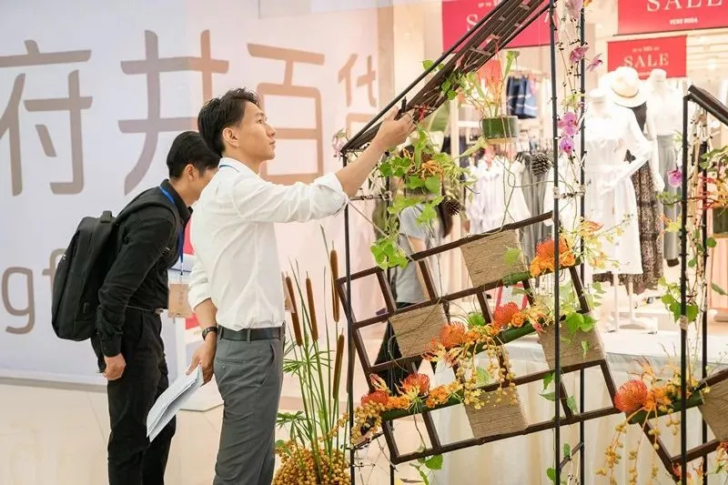 一步一景，一步一生花！22位花艺师用作品点亮国际春城花都梦-国际花艺设计