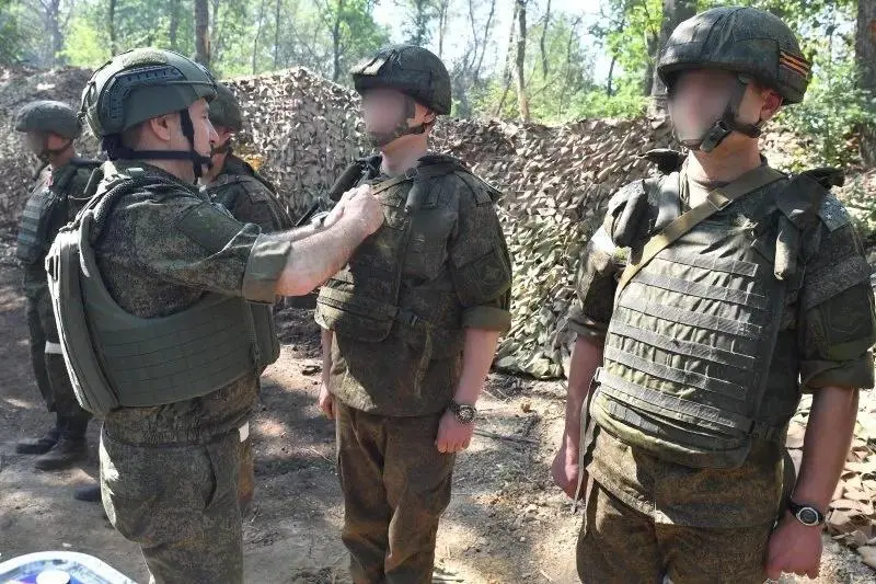 ▲日德科表彰在俄乌冲突取得战绩的俄军士兵
