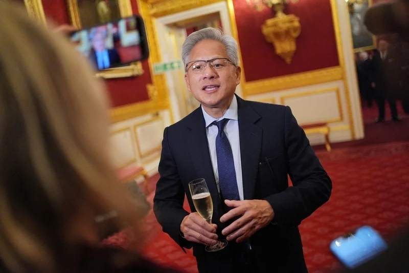 11月5日,英国伦敦,黄仁勋出席伊丽莎白女王工程奖招待会 东方IC