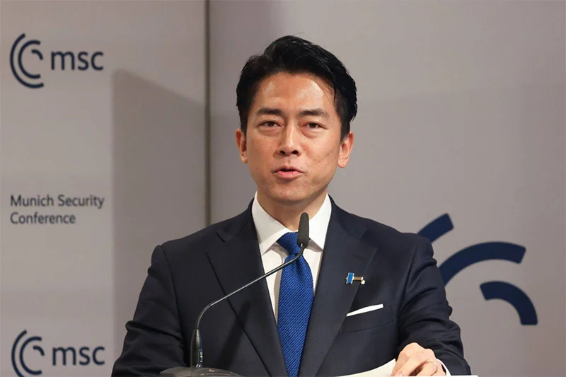 2月13日,小泉进次郎在慕安会上发表讲话。 《日本时报》