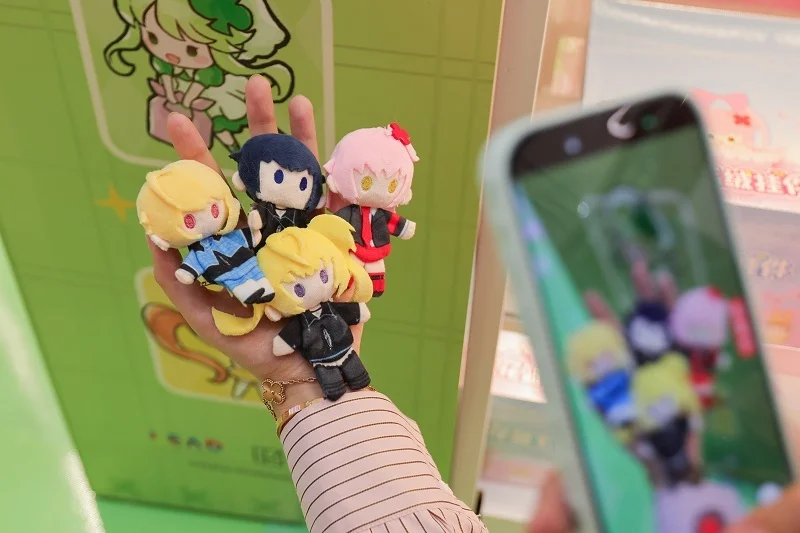 得力×守护甜心快闪2.0炸场四城！得力IP联名迈入2.0共创时代