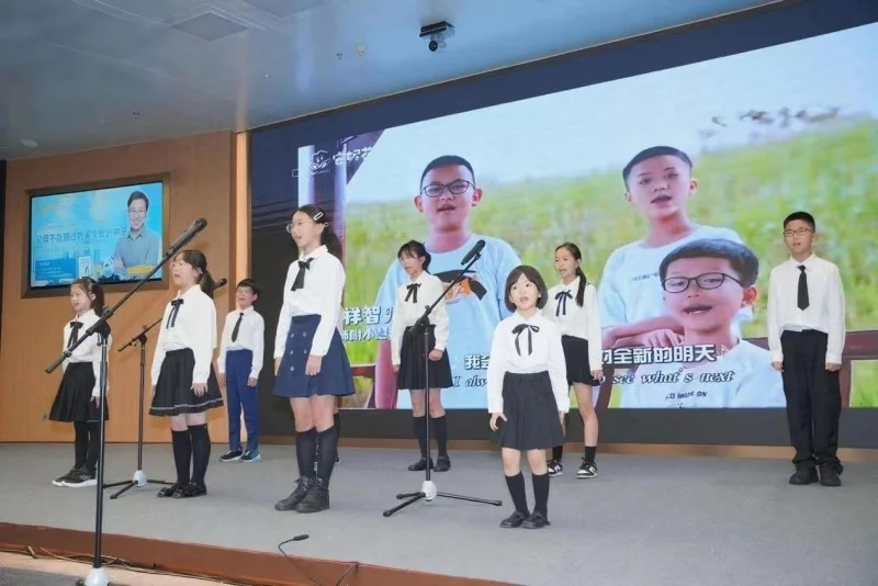 儿女同时考入牛剑 这位爸爸讲述语言与养育关键