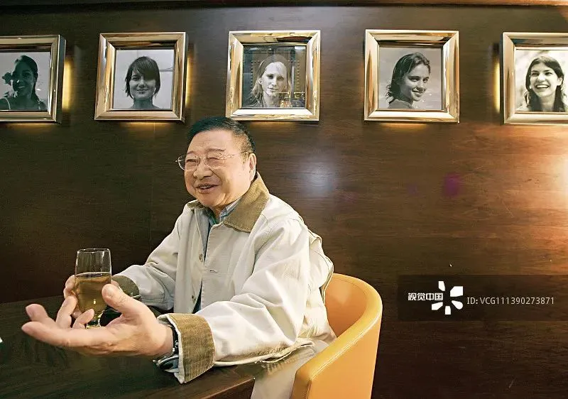 倪匡去世 江湖又无趣了一些