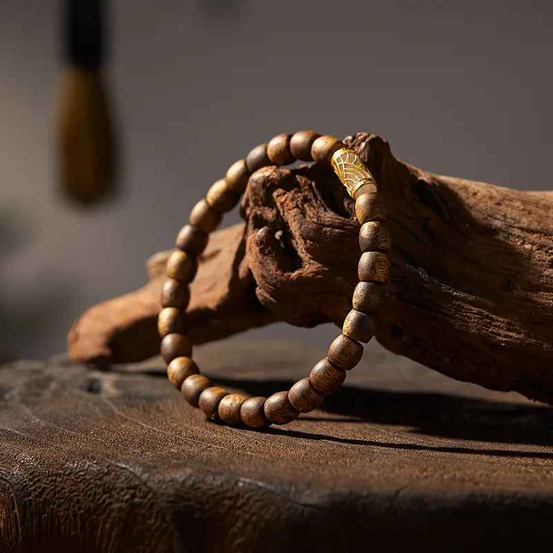 沉香藏家都绕不过的绿奇楠，罕见沉水级，绕腕留奇香，绝了！_凤凰网