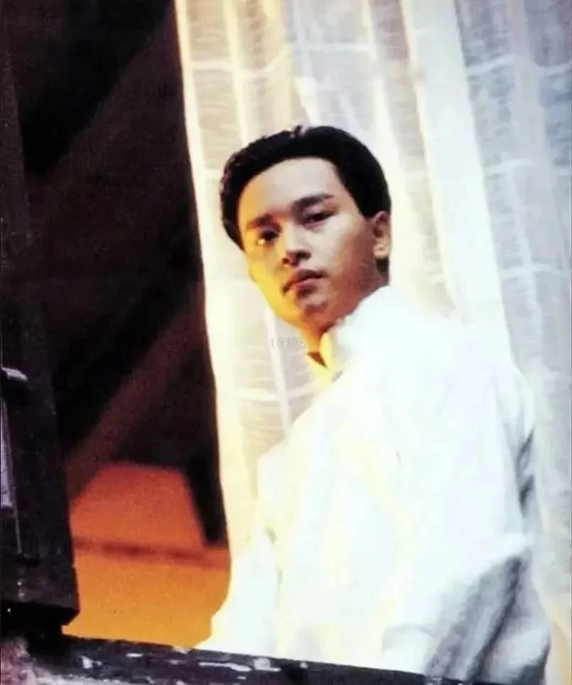 1988年电影《胭脂扣》 十二少（张国荣 饰）剧照