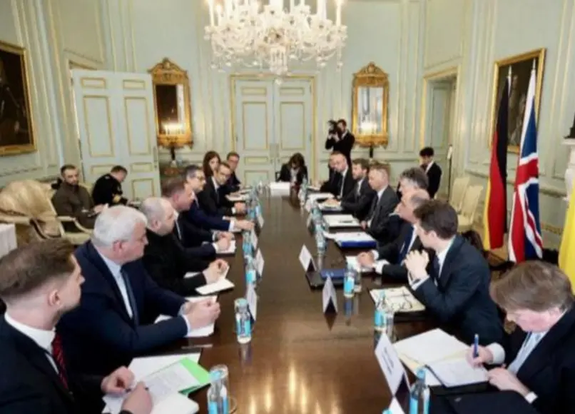 图为乌克兰、英国、法国、德国和美国代表于4月23日在伦敦就俄乌停火等问题举行会谈。