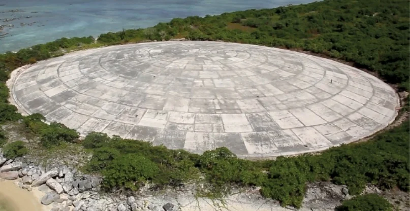美军在马绍尔群岛建造的水泥穹顶（图自美国能源部）