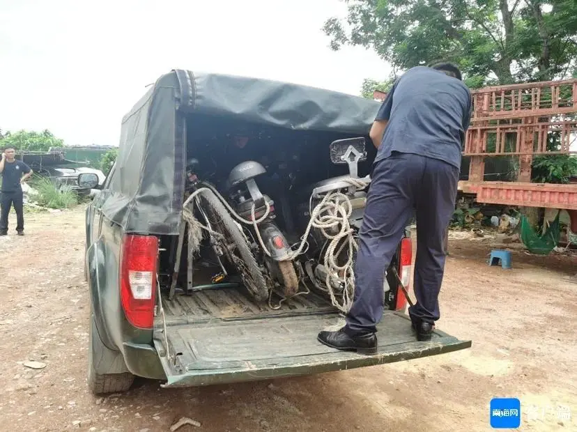 嫌疑人被抓，警方追回被盗车辆。