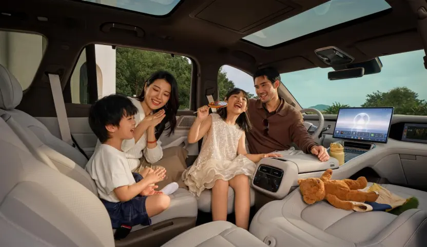 大六座安全豪华SUV腾势N8L正式上市 29.98万元起