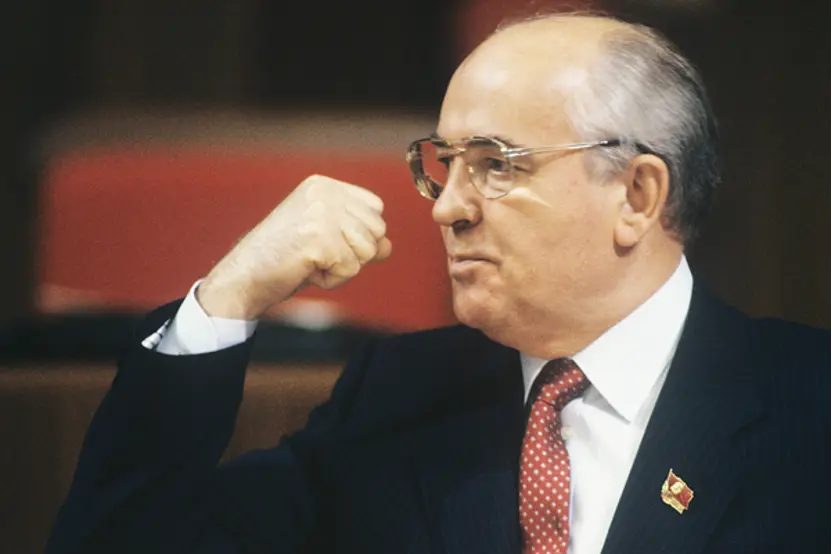 图：1990年3月15日，戈尔巴乔夫就任苏联总统