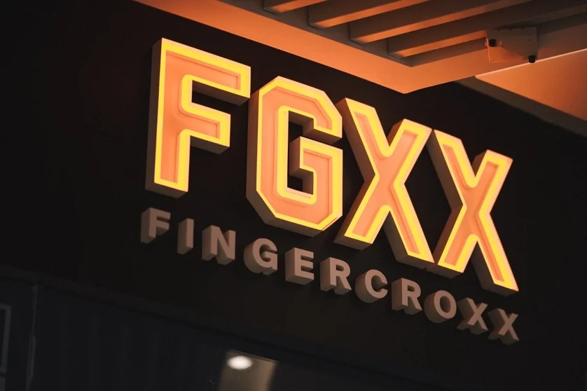 fingercroxx携手I.T 集团先锋大使刘柏辛聚焦先锋潮流，释放新世代能量-fingercrossed手势emo