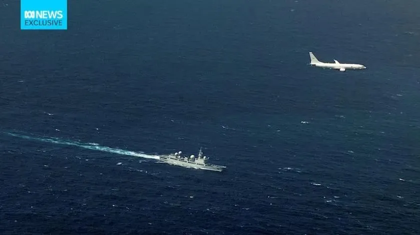 澳大利亚广播公司称，澳大利亚侦察机与中国军舰联系