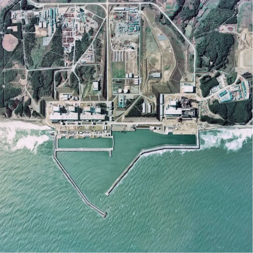 福岛核电站1975年兴建时的影像。（图/Wikimedia Commons）
