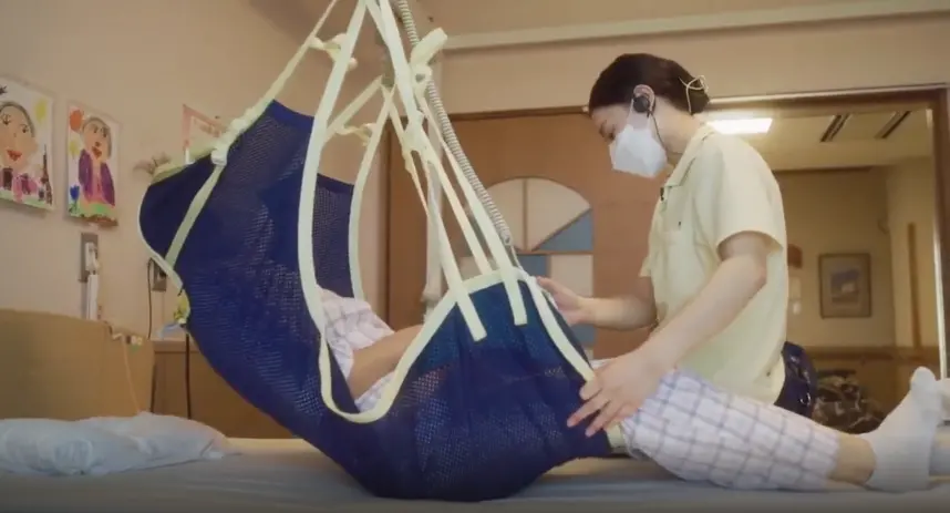 如今,喜寿会的护工不需要再“抱起”老人。(图/受访者提供)
