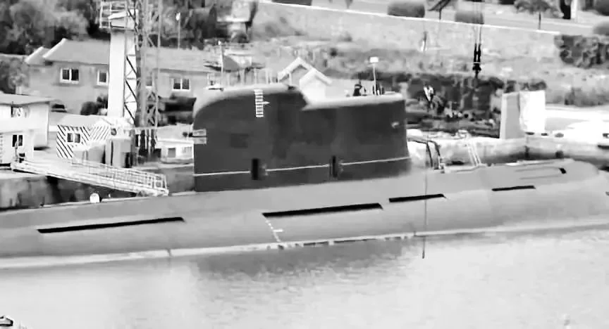 ▲美国媒体认为，一艘032级常规潜艇曾作为平台试射过巨浪-3