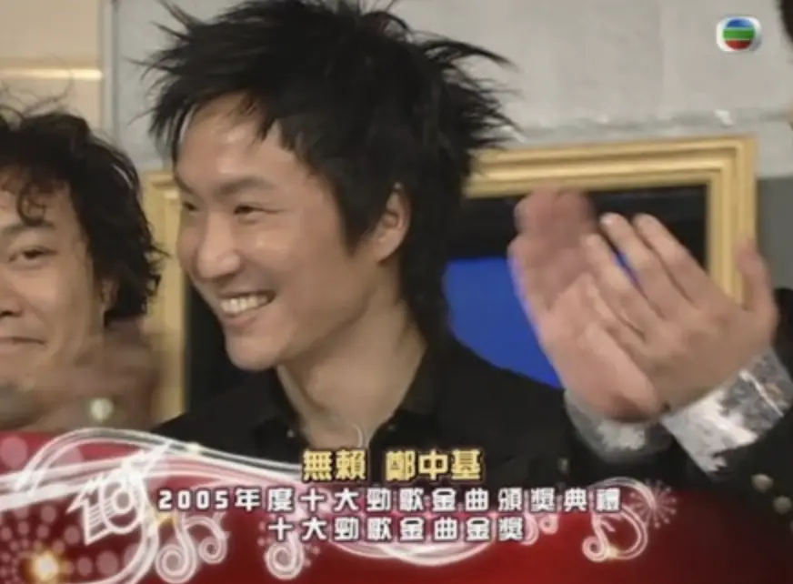 郑中基自曝与TVB关系不佳，不满曾被要求改歌词，生气至今难释怀-郑中基唱歌水平在什么档次