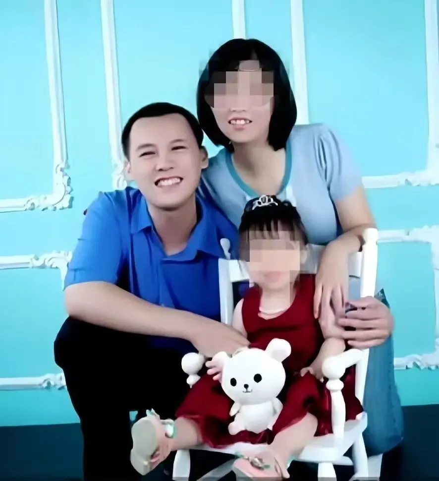 （宮玉容夫婦和大女兒）
