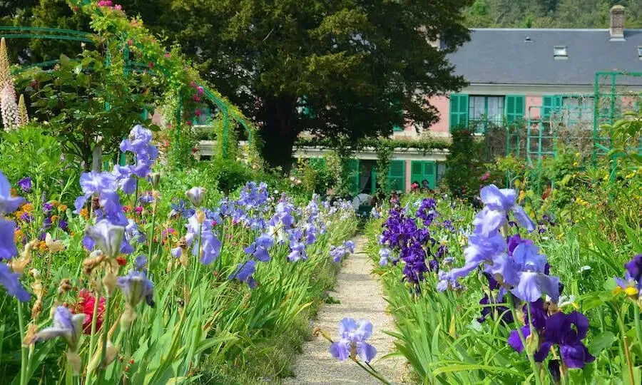 Photo by claude-monet.com